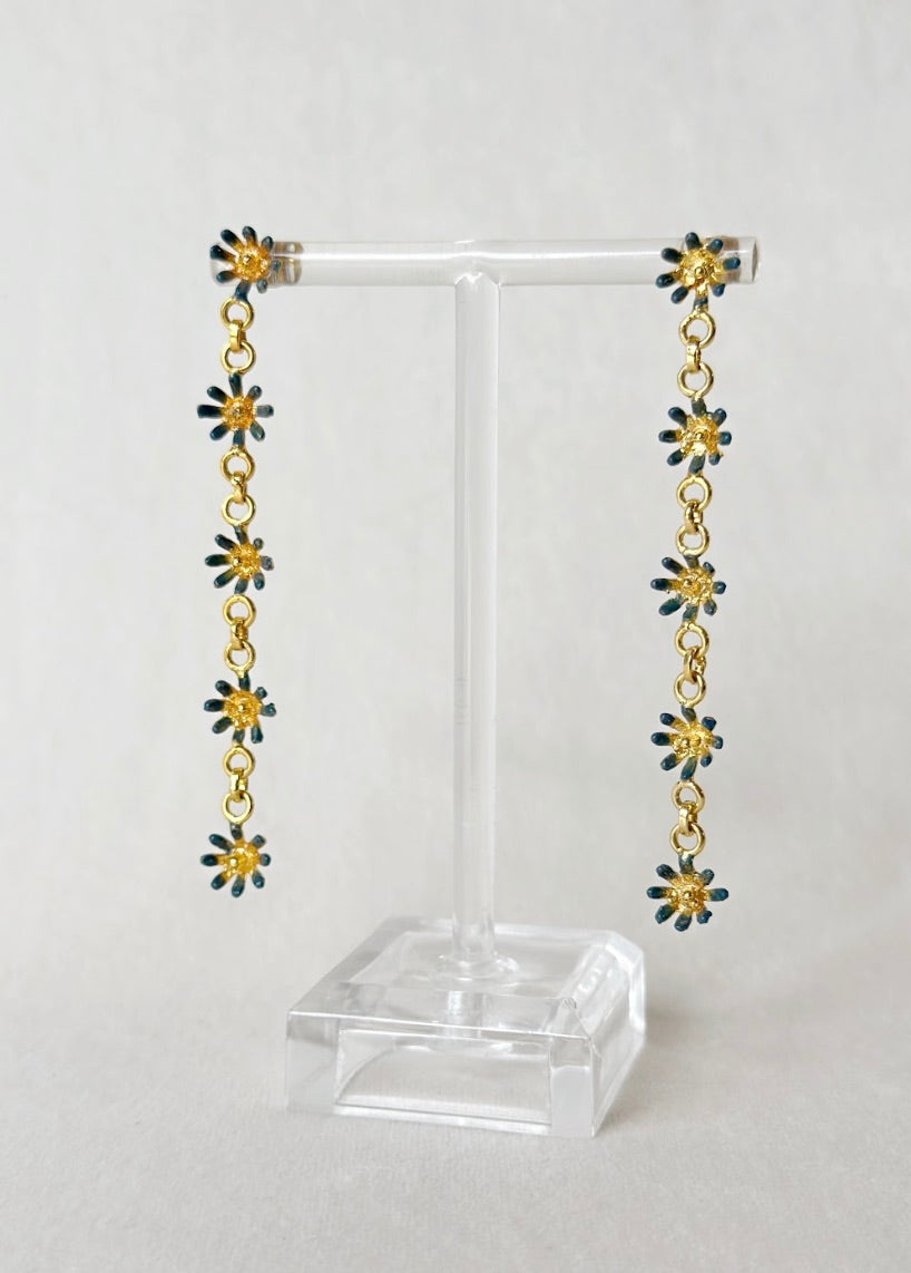FLORAL STRING DANGLER
