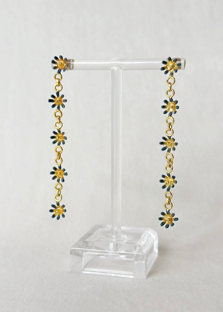 FLORAL STRING DANGLER