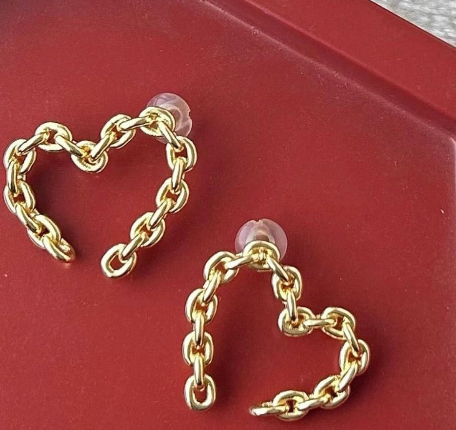 CHAIN HEART STUDS