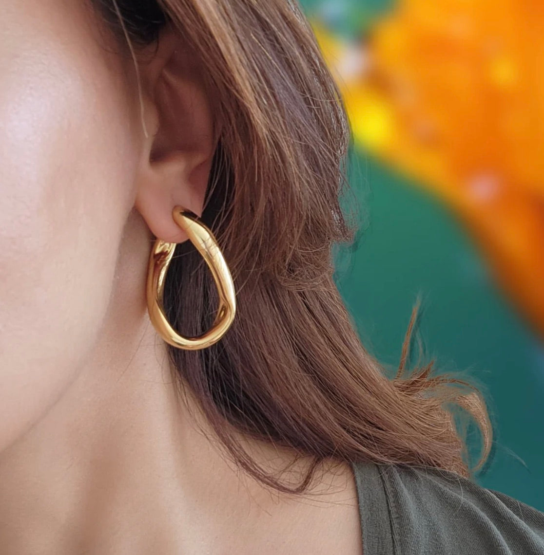 ORO WAVE HOOPS