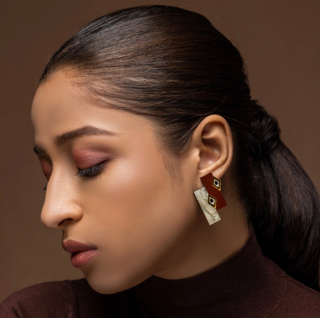 BURNT SIENNA STUD