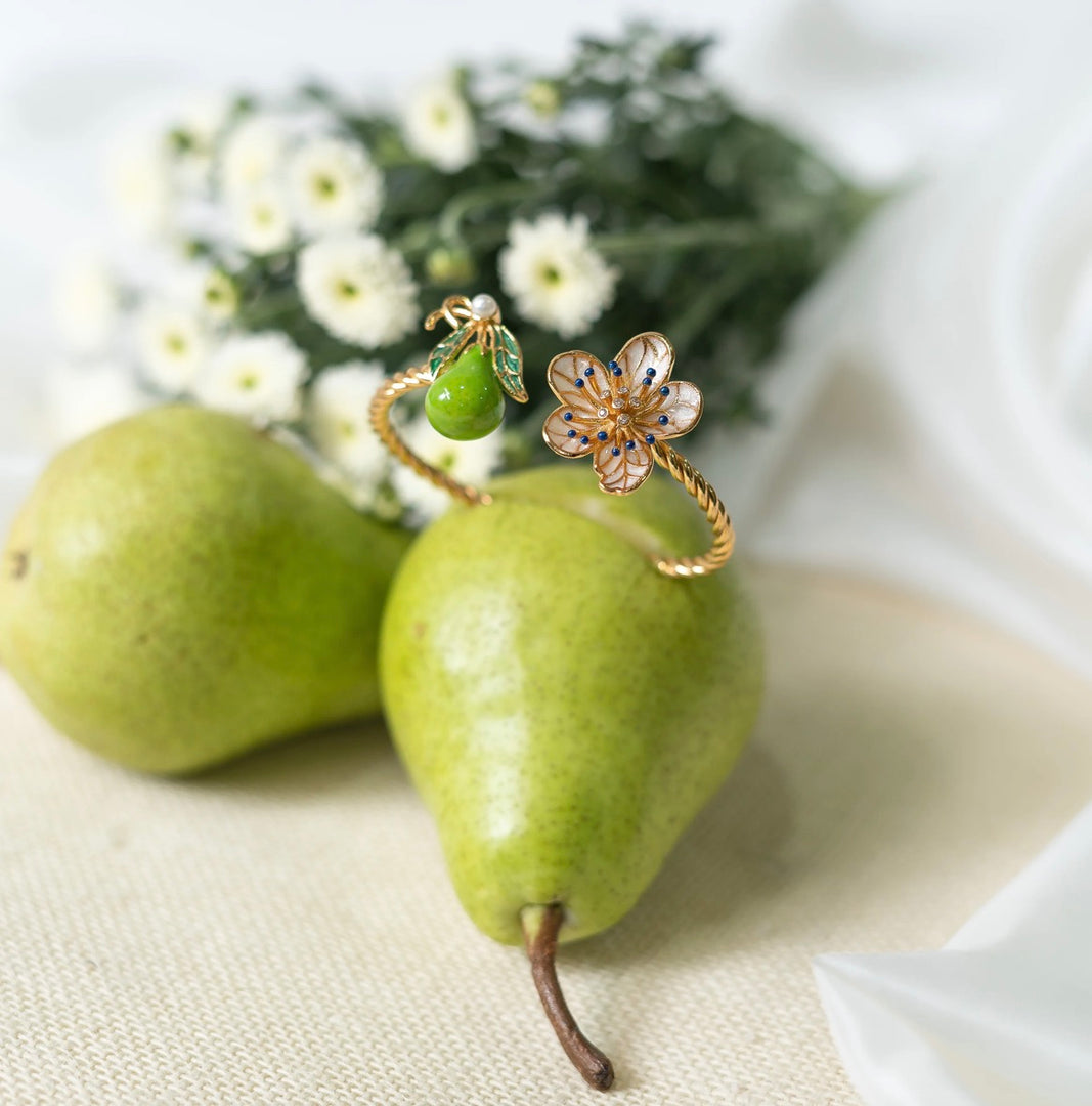 PEARL BLOSSOM CUFF