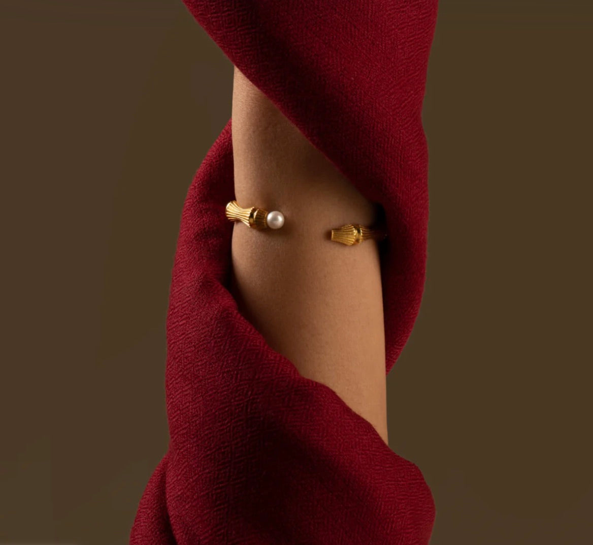 DAINTY CUFF