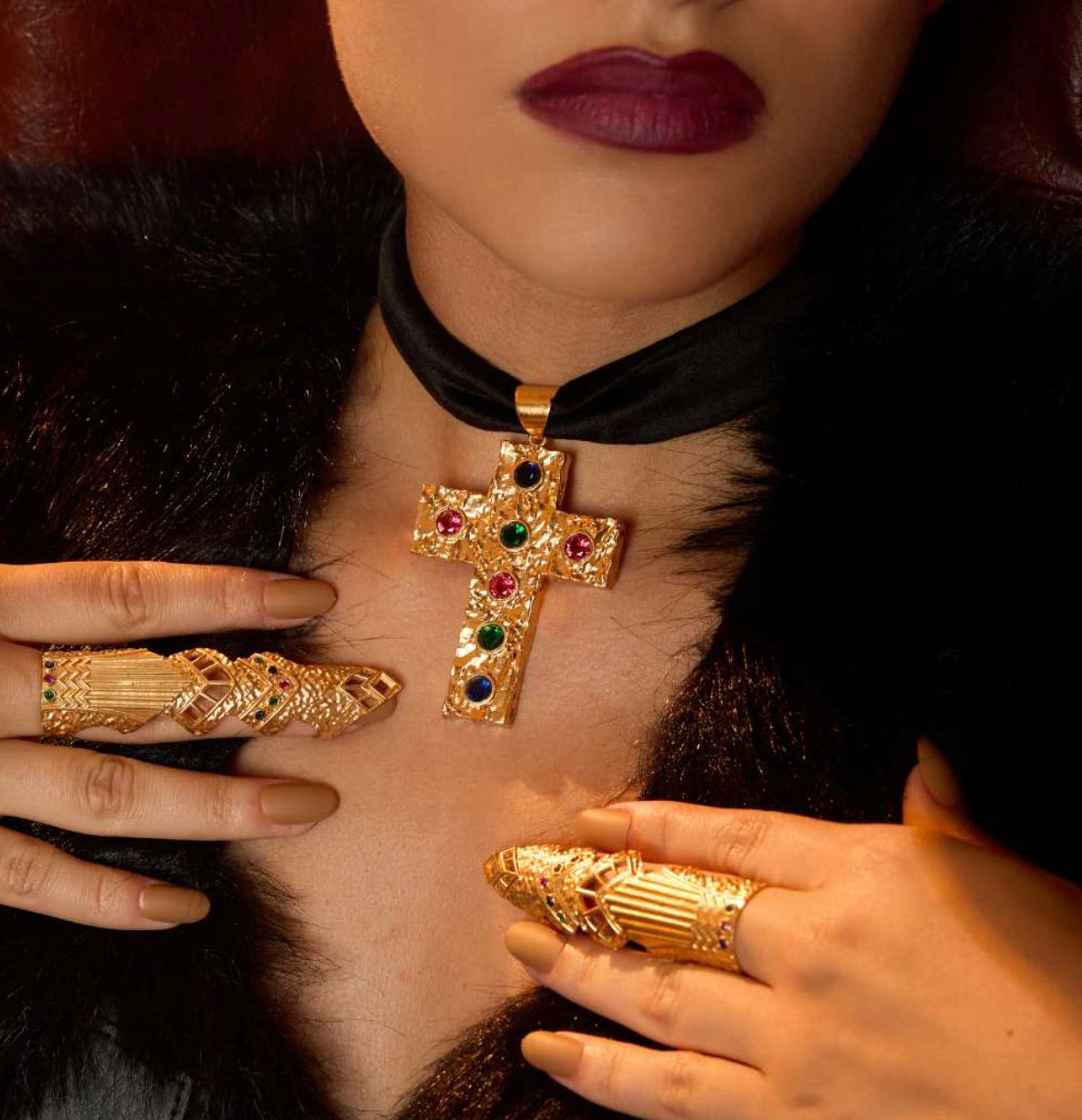 MOB WIFE STUDDED CROSS CHOKER / NECKLACE