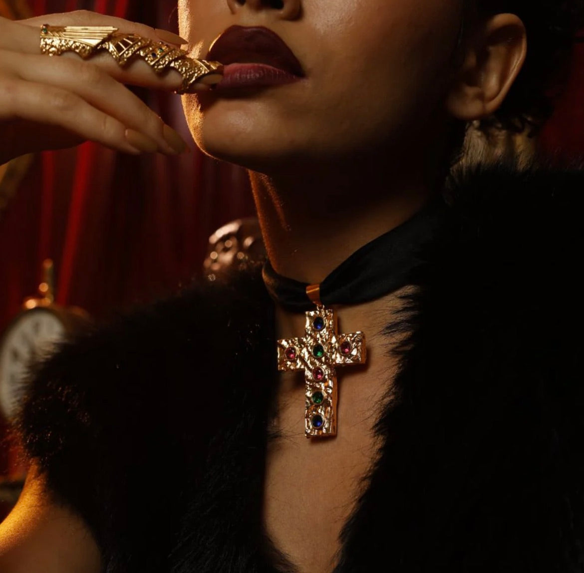 MOB WIFE STUDDED CROSS CHOKER / NECKLACE