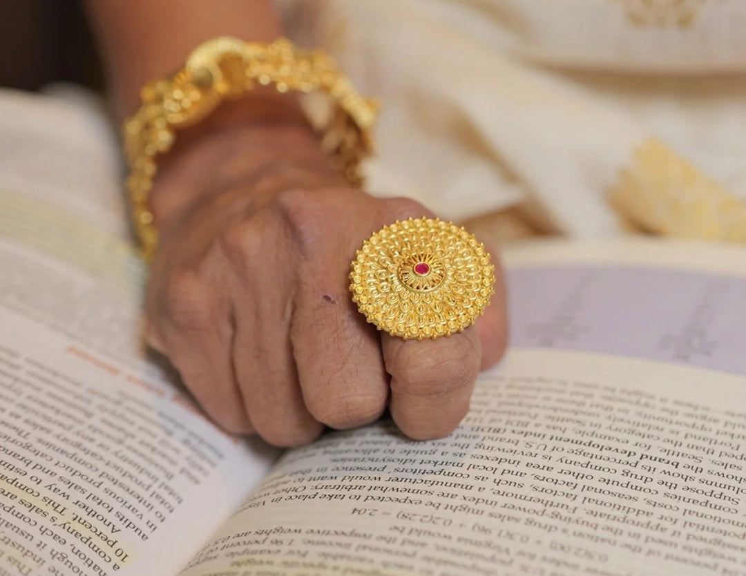 ANTIQUE PETALS FLORAL STATEMENT RING