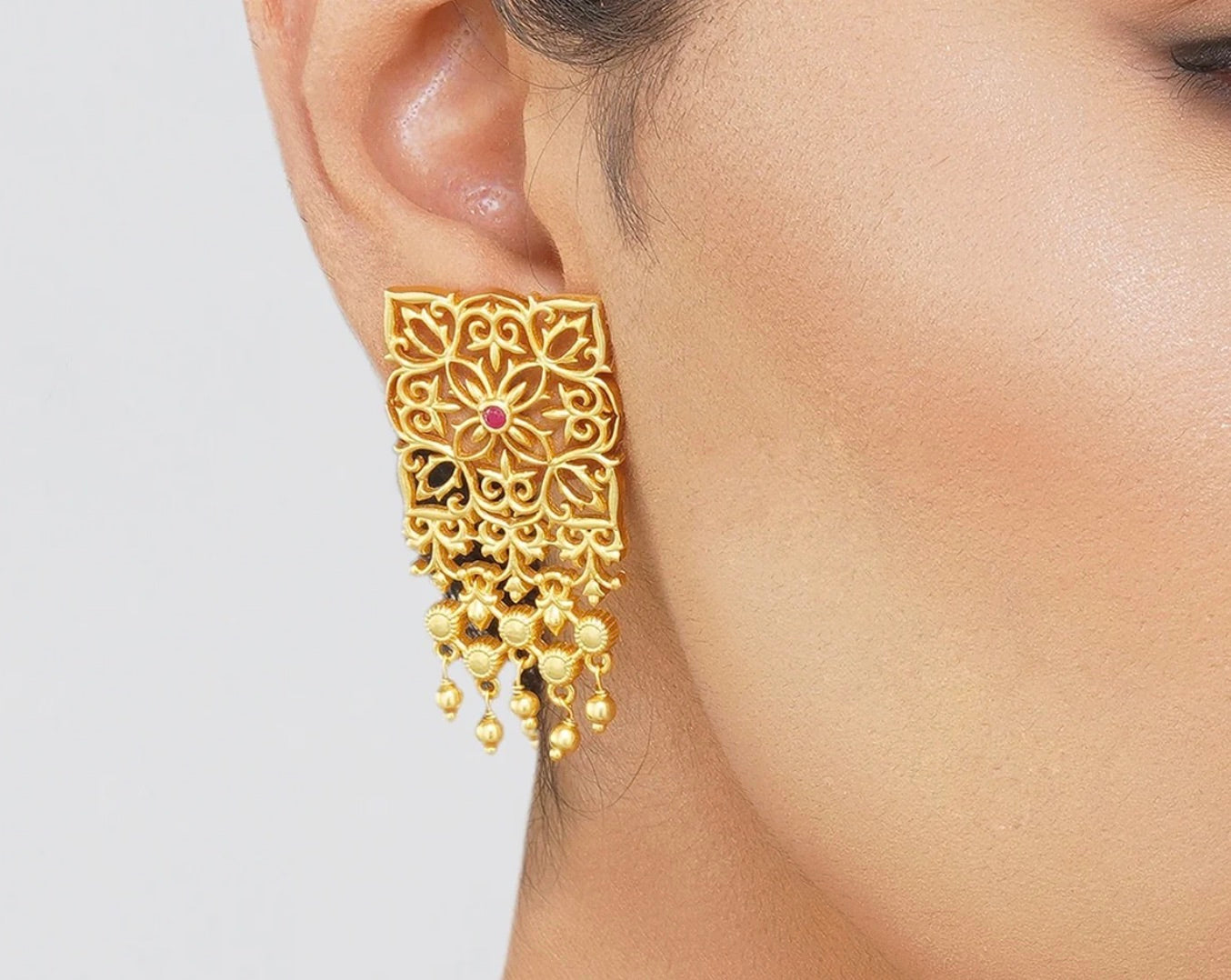 ETRNAL ENIGMA STUD EARRINGS