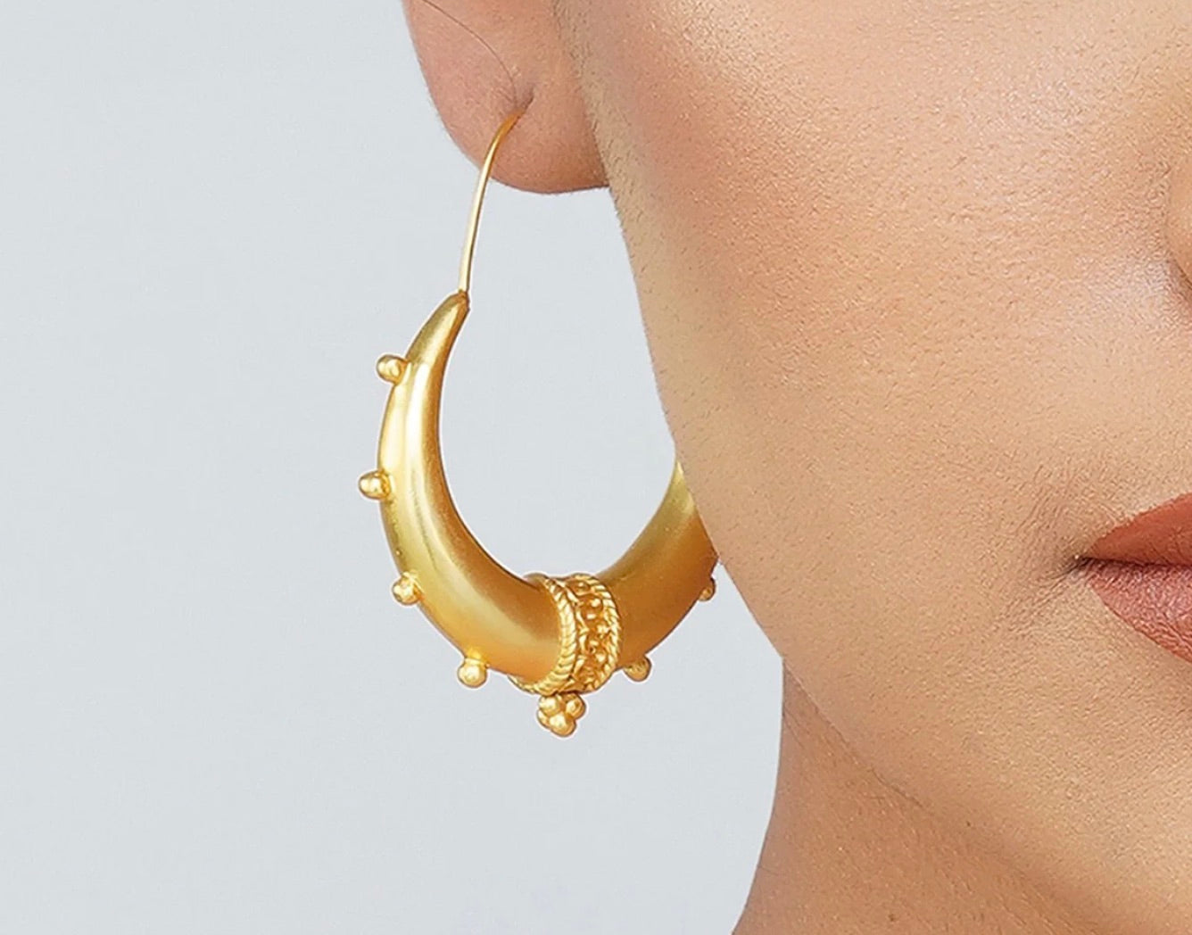 CLASSIC GRACE HOOPS