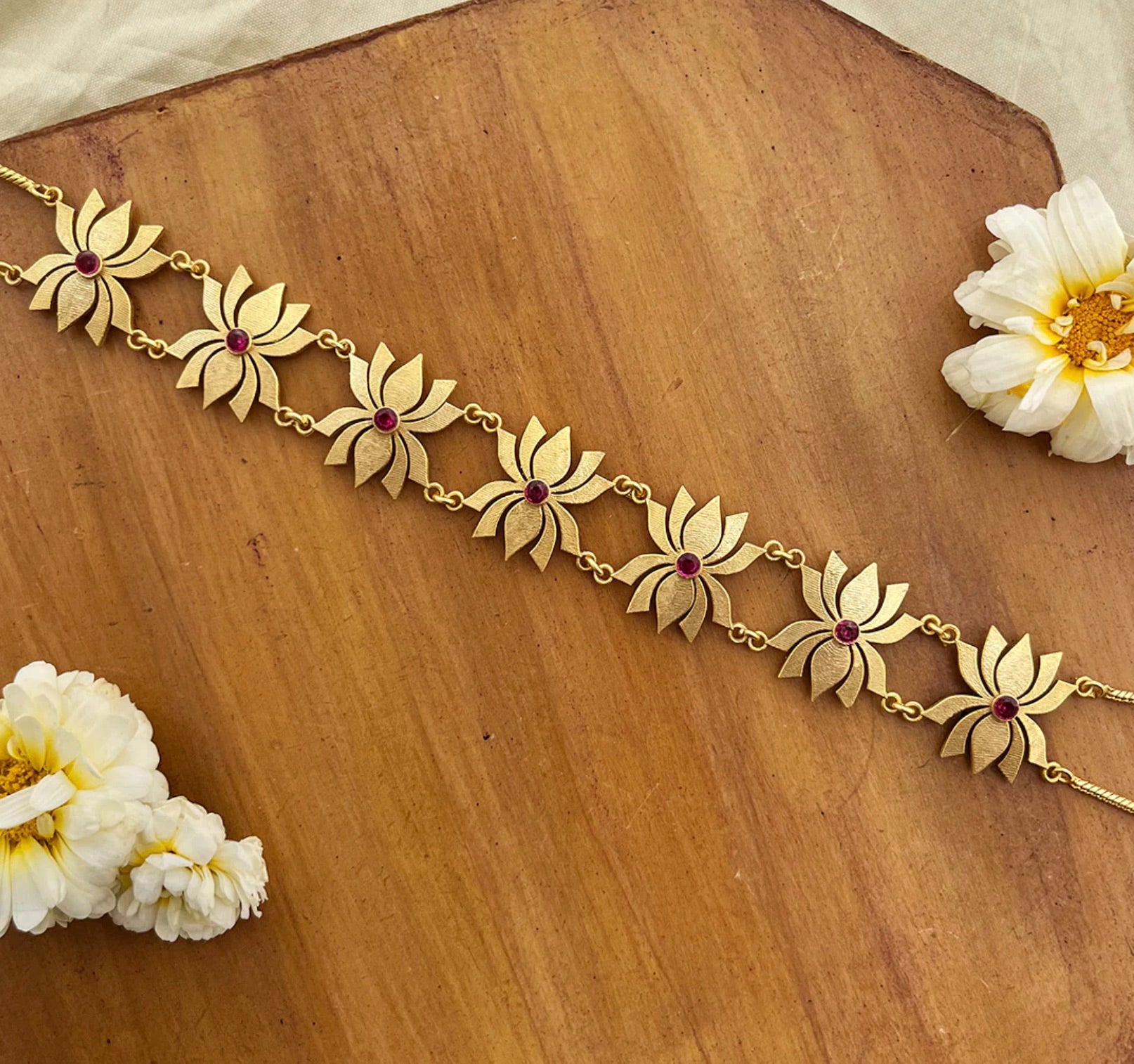 KAMAL LOTUS NECKLACE