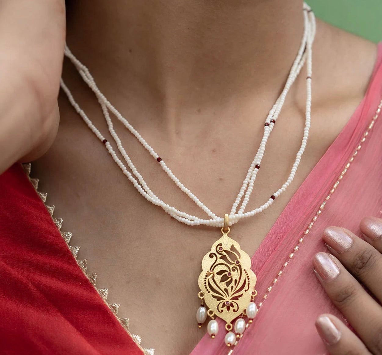 LEELA PENDANT