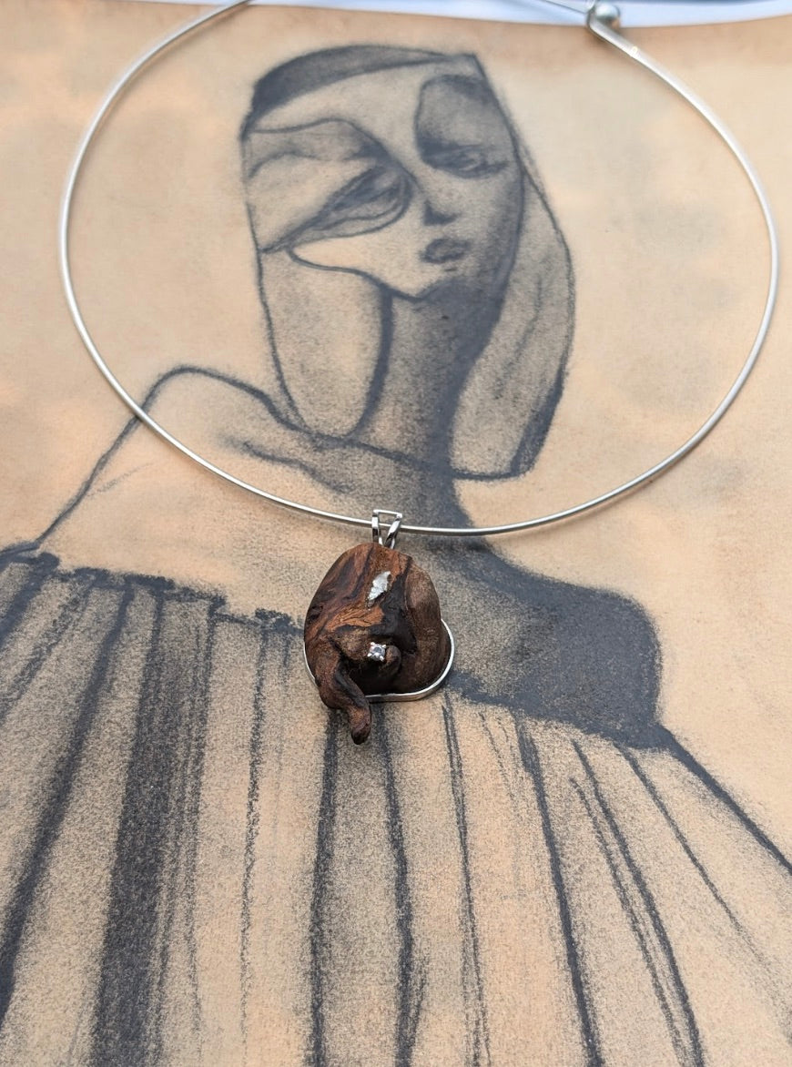 NOAH NECKLACE