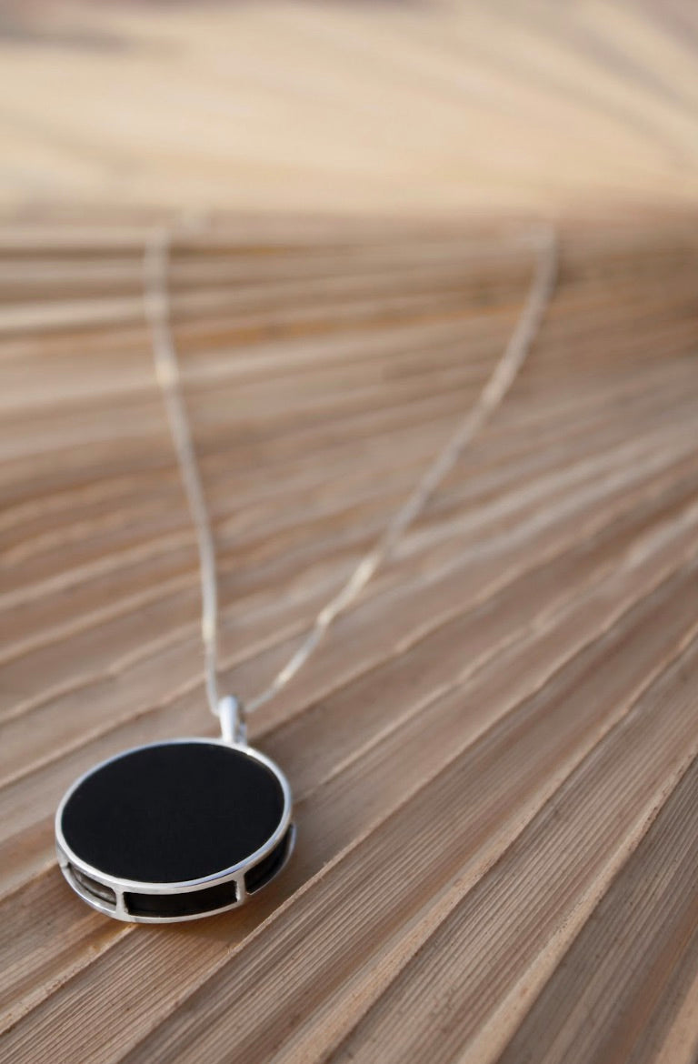 ROUND CHAIN PENDANT