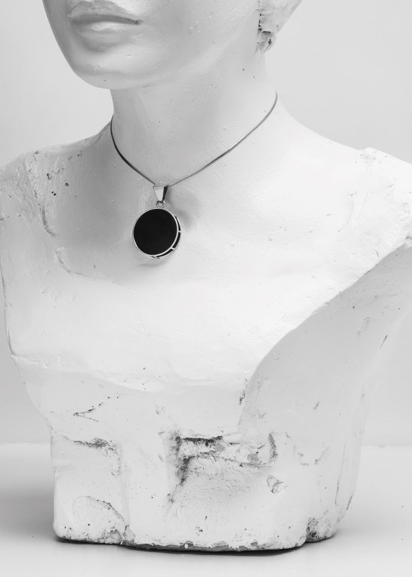 ROUND CHAIN PENDANT