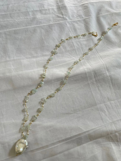 CELEBRAT AQVAMARINE NECK.