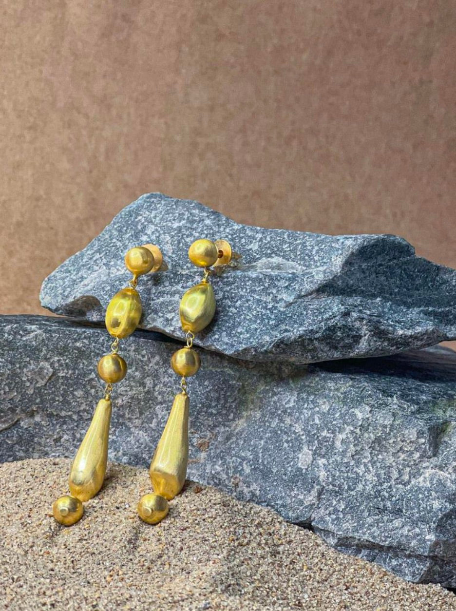 PERLA DANGLER EARRINGS