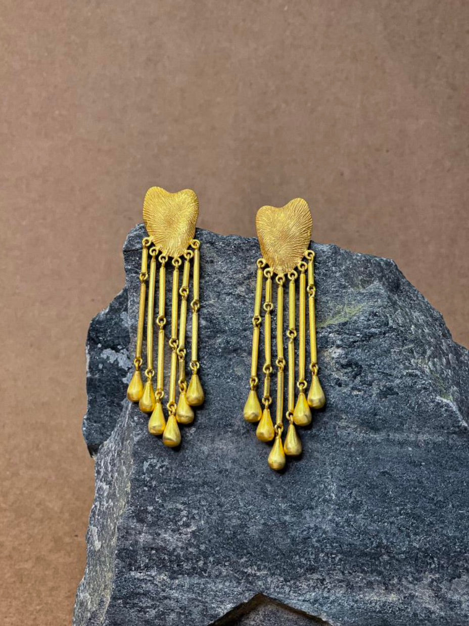 ARMOUR DANGLE EARRING