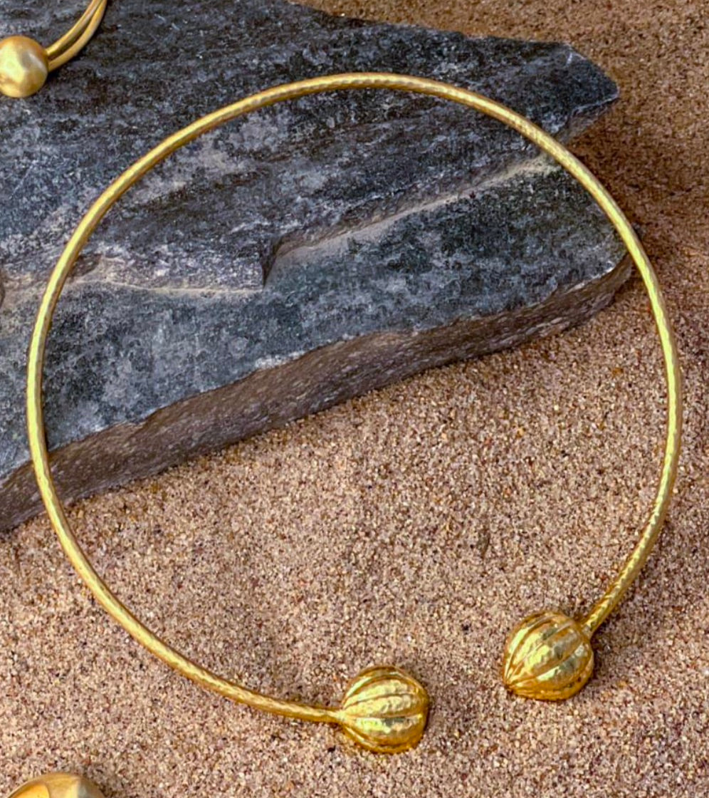 NACRE CHOKER