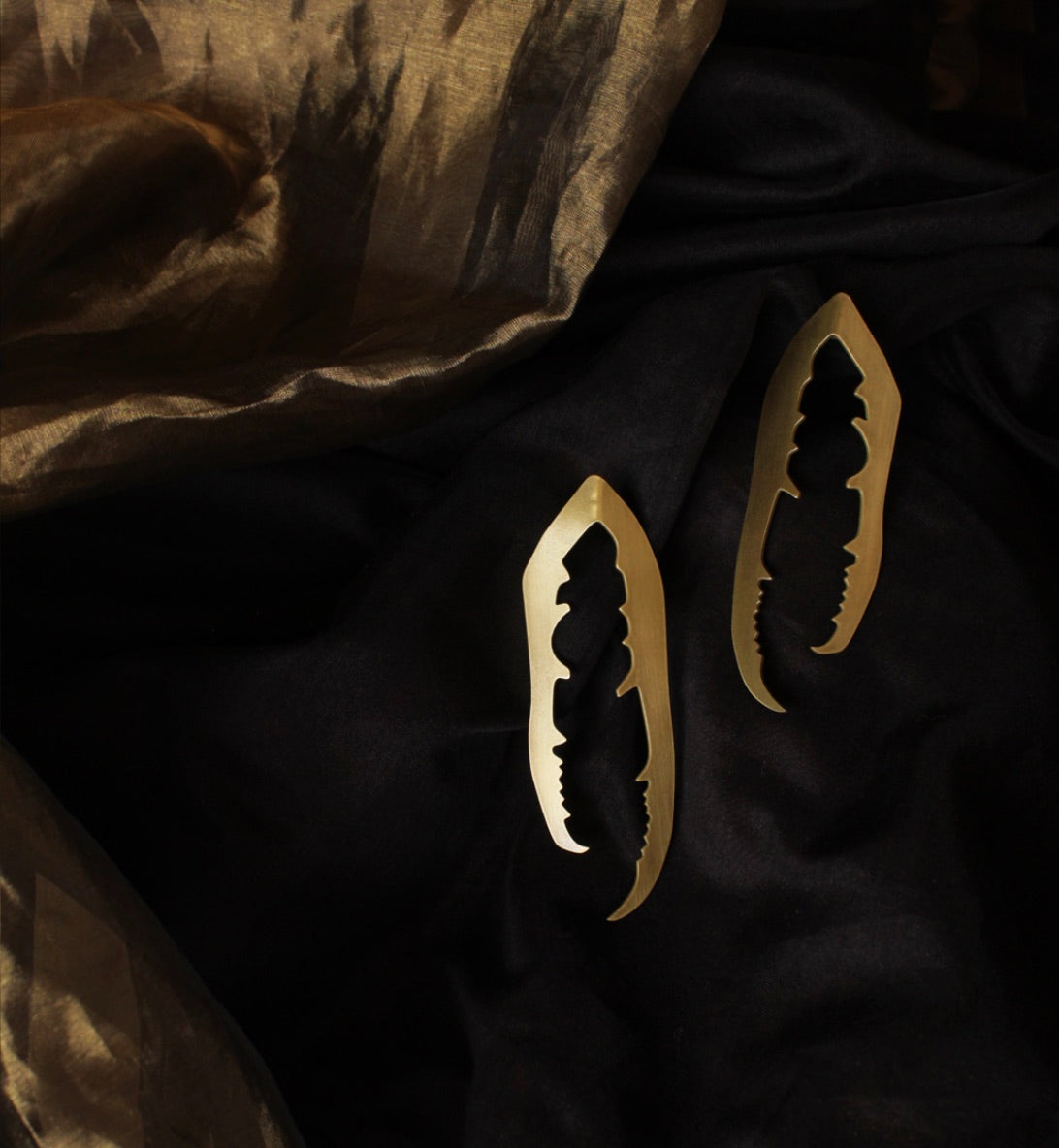 MANDIBLE OVERSIZED STUDS