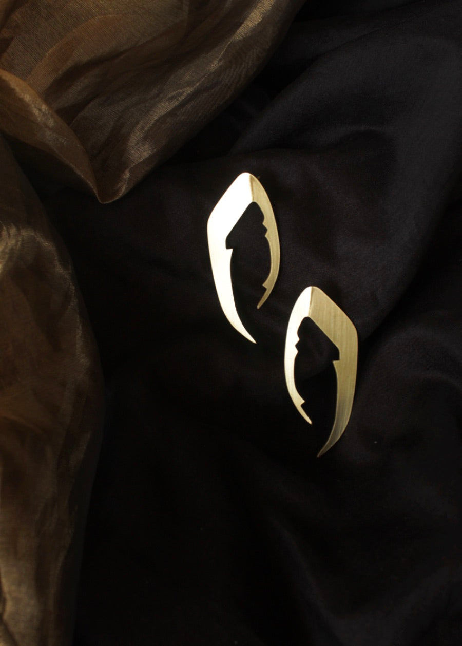 MANDIBLE STUDS