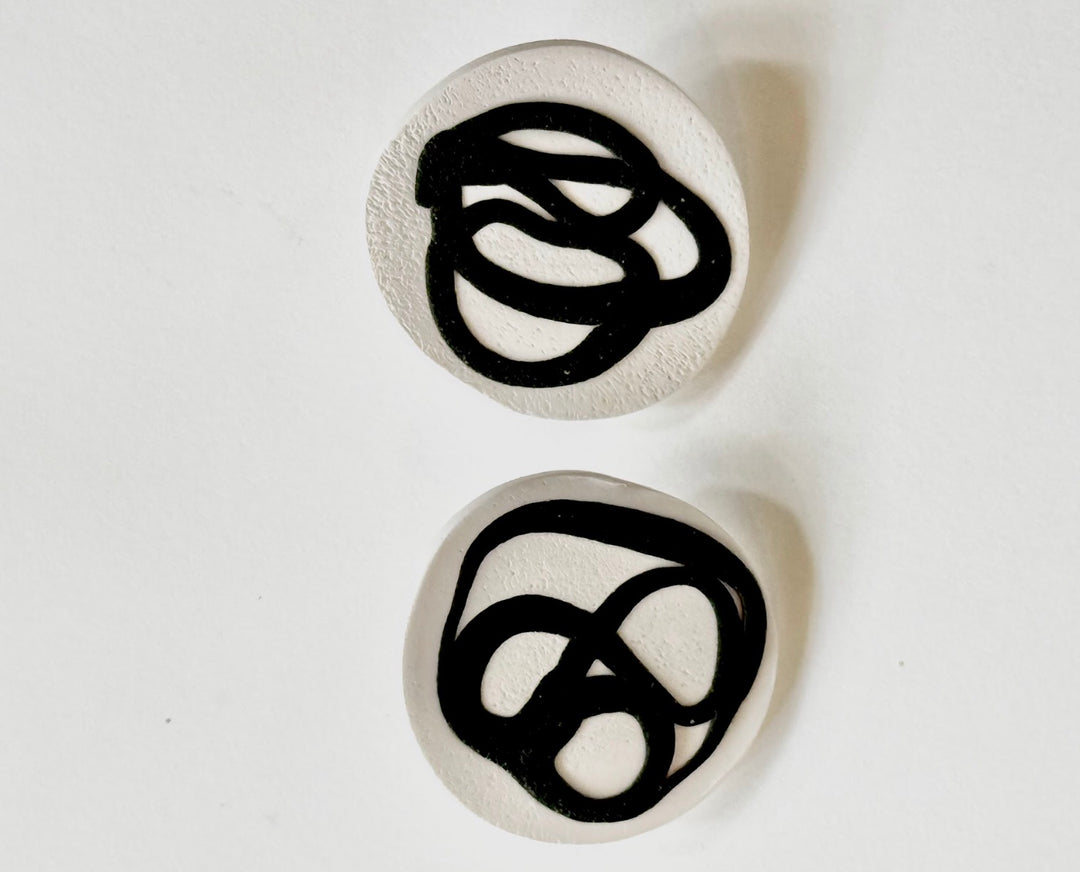 ABSTRACT STUD (BLACK & WHITE)