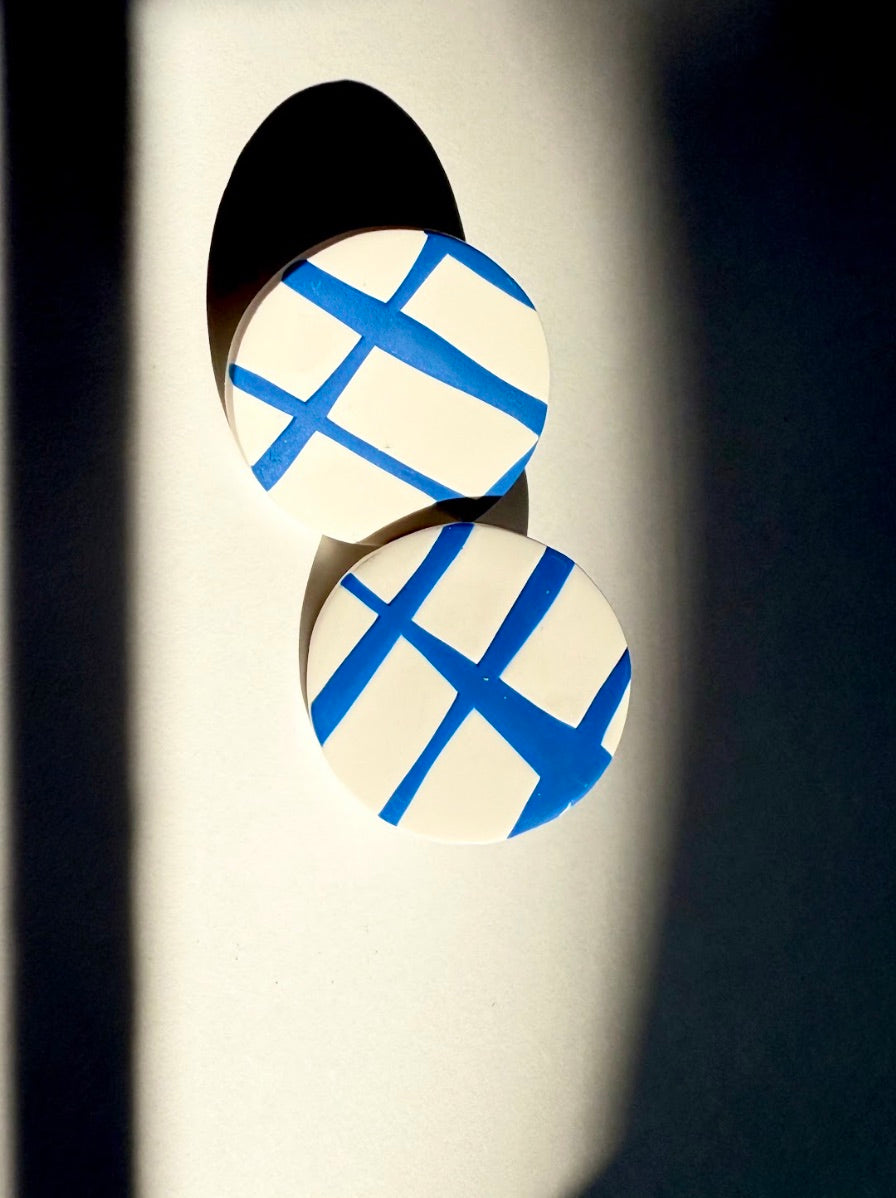 ABSTRACT STUD (WHITE AND BLUE LINES)