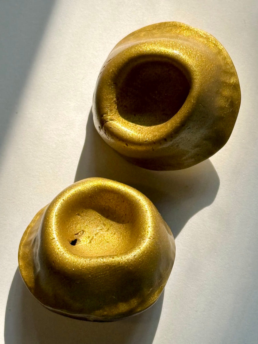 SCULPTURAL STUDS GOLD