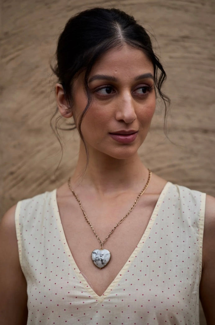 NOIR CUPID NECKLACE