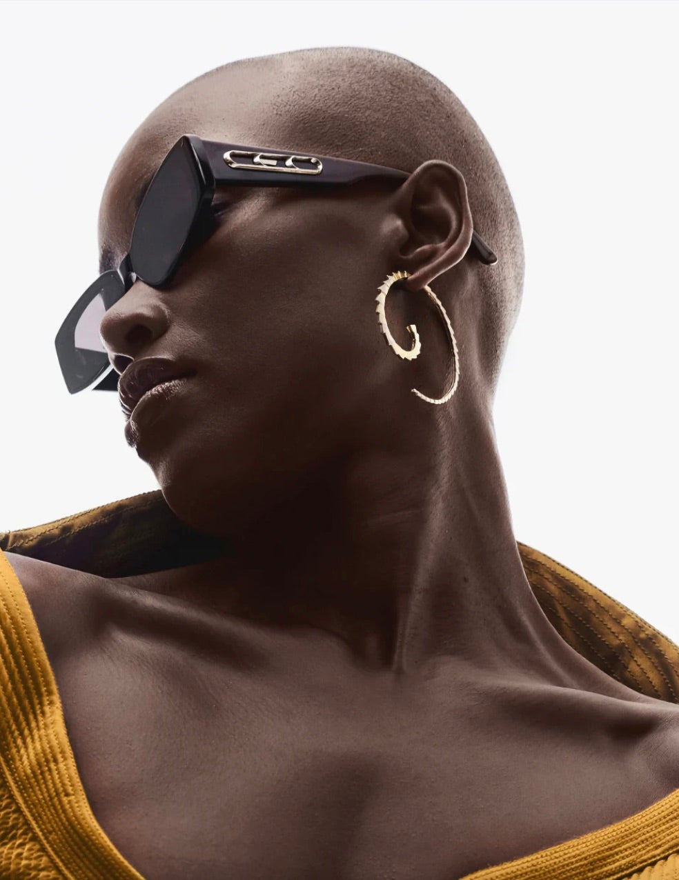TUSCON LORD EARRING IN GOLD