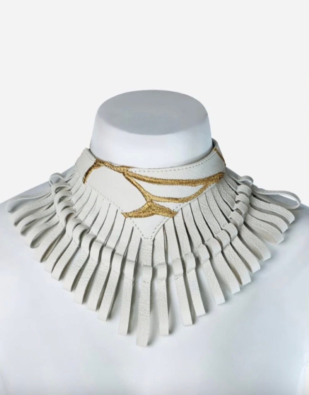 GAIA NECKLACE IN IVORY