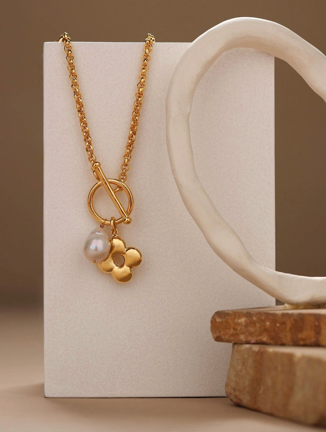 DAHLIA NECKLACE
