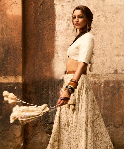 TRIPTI DIMRI - Regal Ball Bangle / Gold Ball Bangle