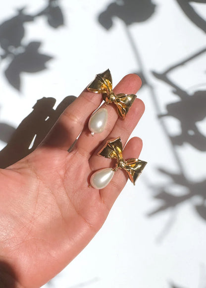 The Bow Pearl Earrings