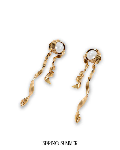 Twiddle Pearl Earrings