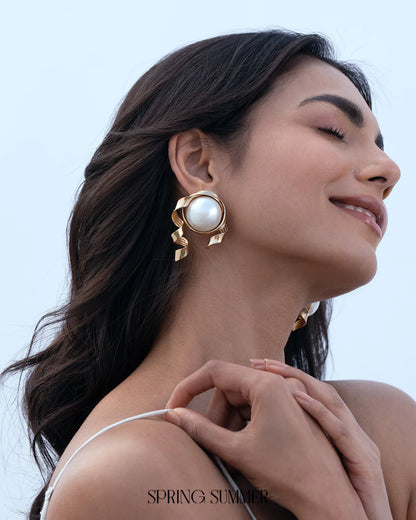 Twiddle Pearl Studs