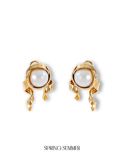 Twiddle Pearl Studs