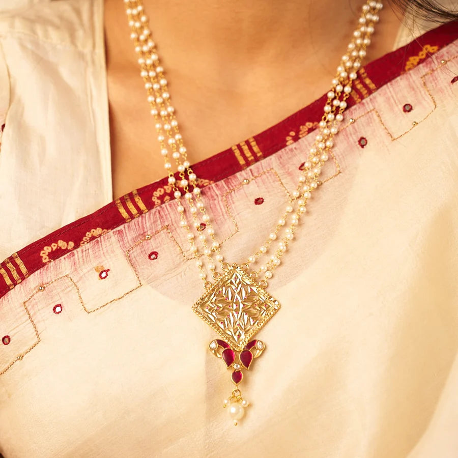 Varuna Pearl Neckalce