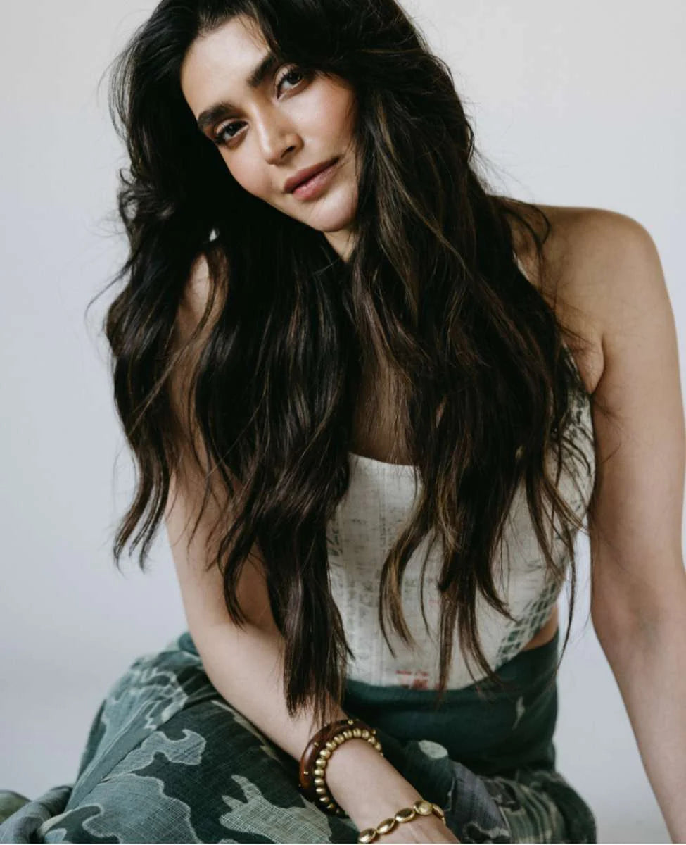 KARISHMA TANNA - Gold Ball Bangle