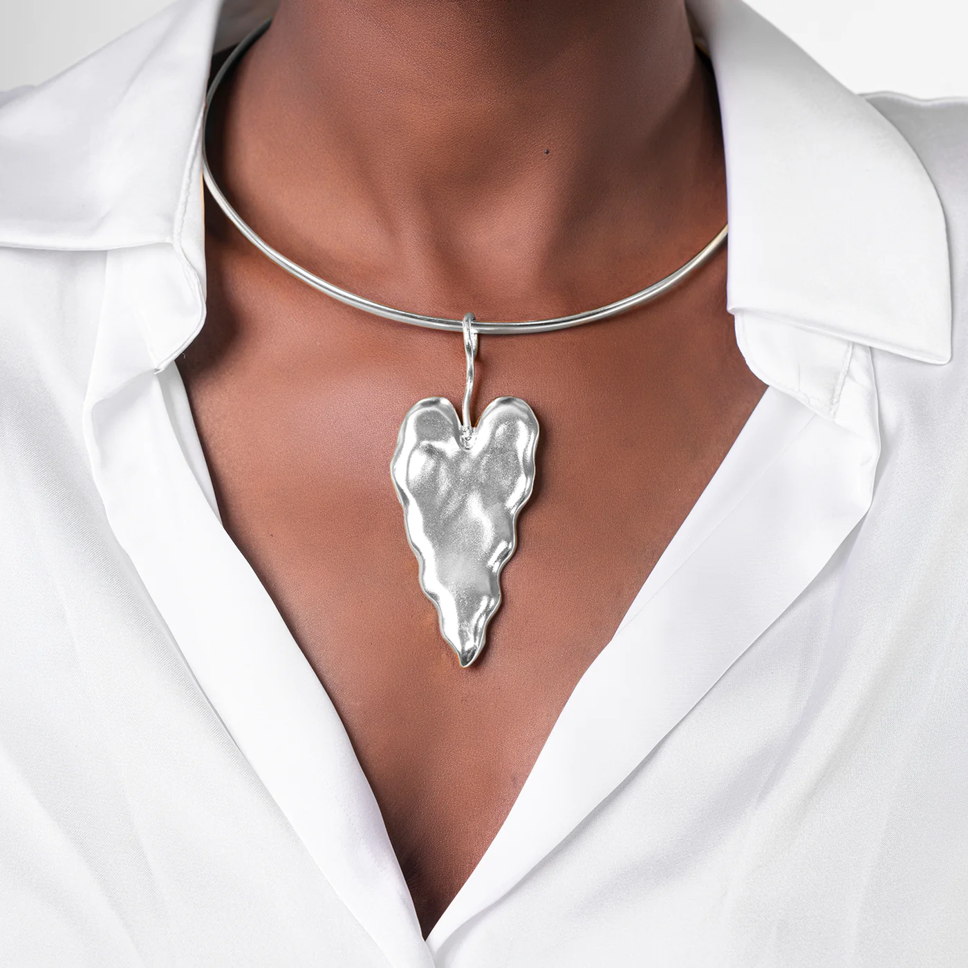 ANTHURIUM NECKLACE