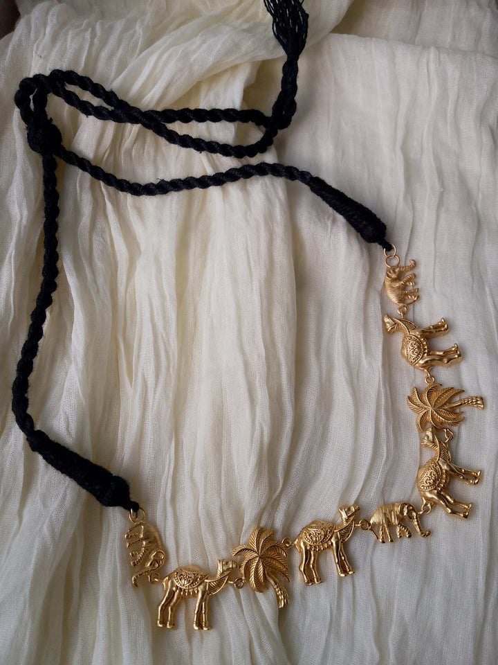 Dune choker Necklace