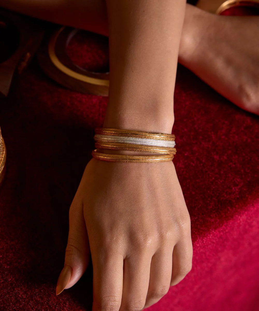 TEXTURE BANGLE STACK