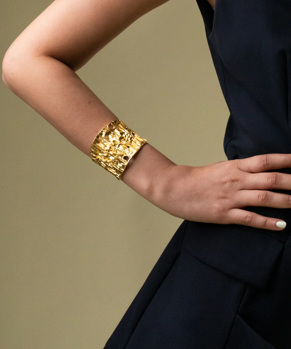 JHANVI KAPOOR IN KALLISTA CUFF