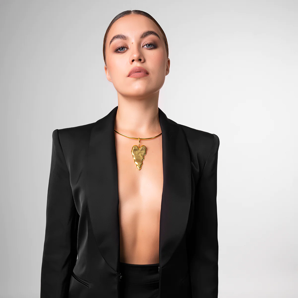 ANTHURIUM NECKLACE