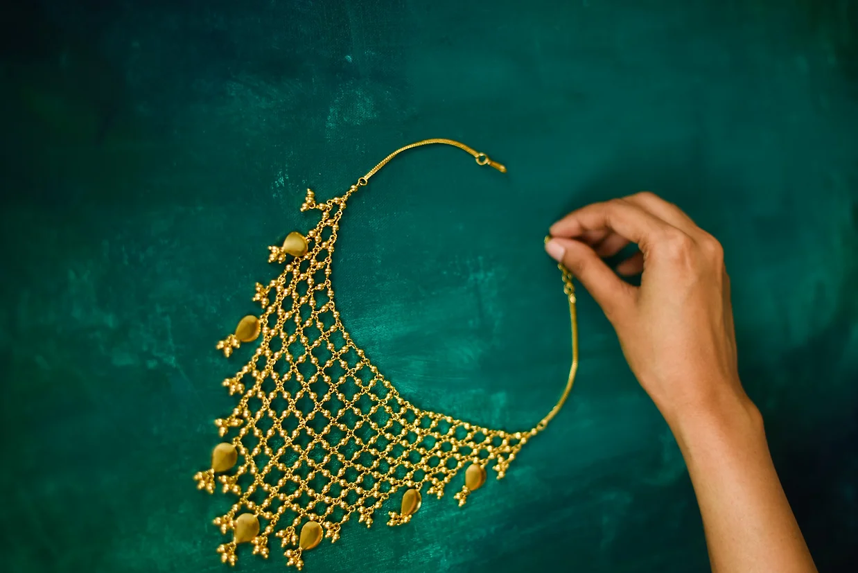 JHALAR CHOKER