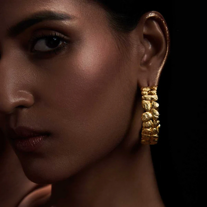 RAKUL PREET SINGH IN GOLD NUGGETS HOOP EARRINGS