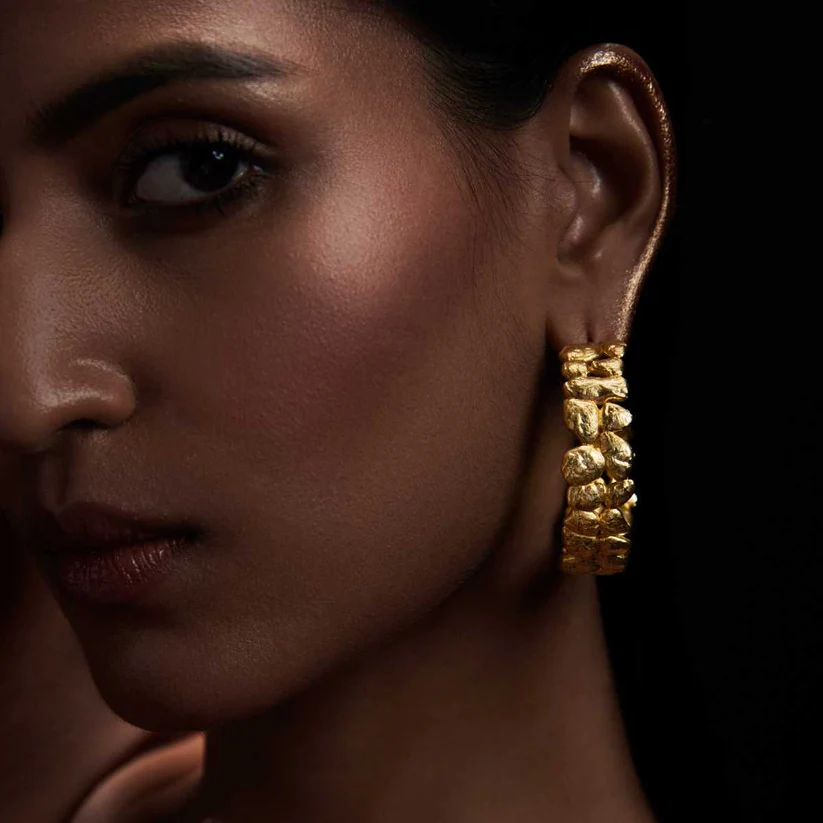 RAKUL PREET SINGH IN GOLD NUGGETS HOOP EARRINGS