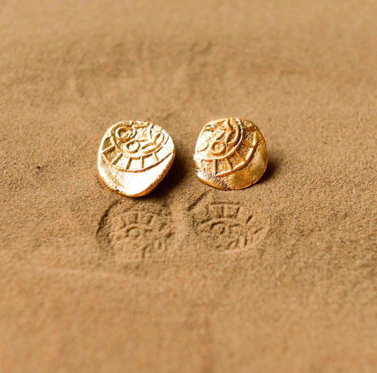 FOSSIL STUD 2