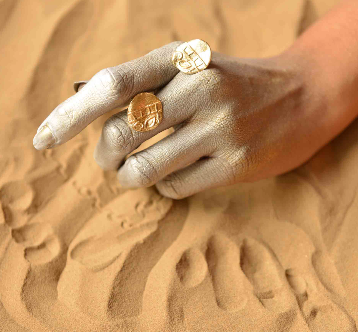 Fossil Stud 4