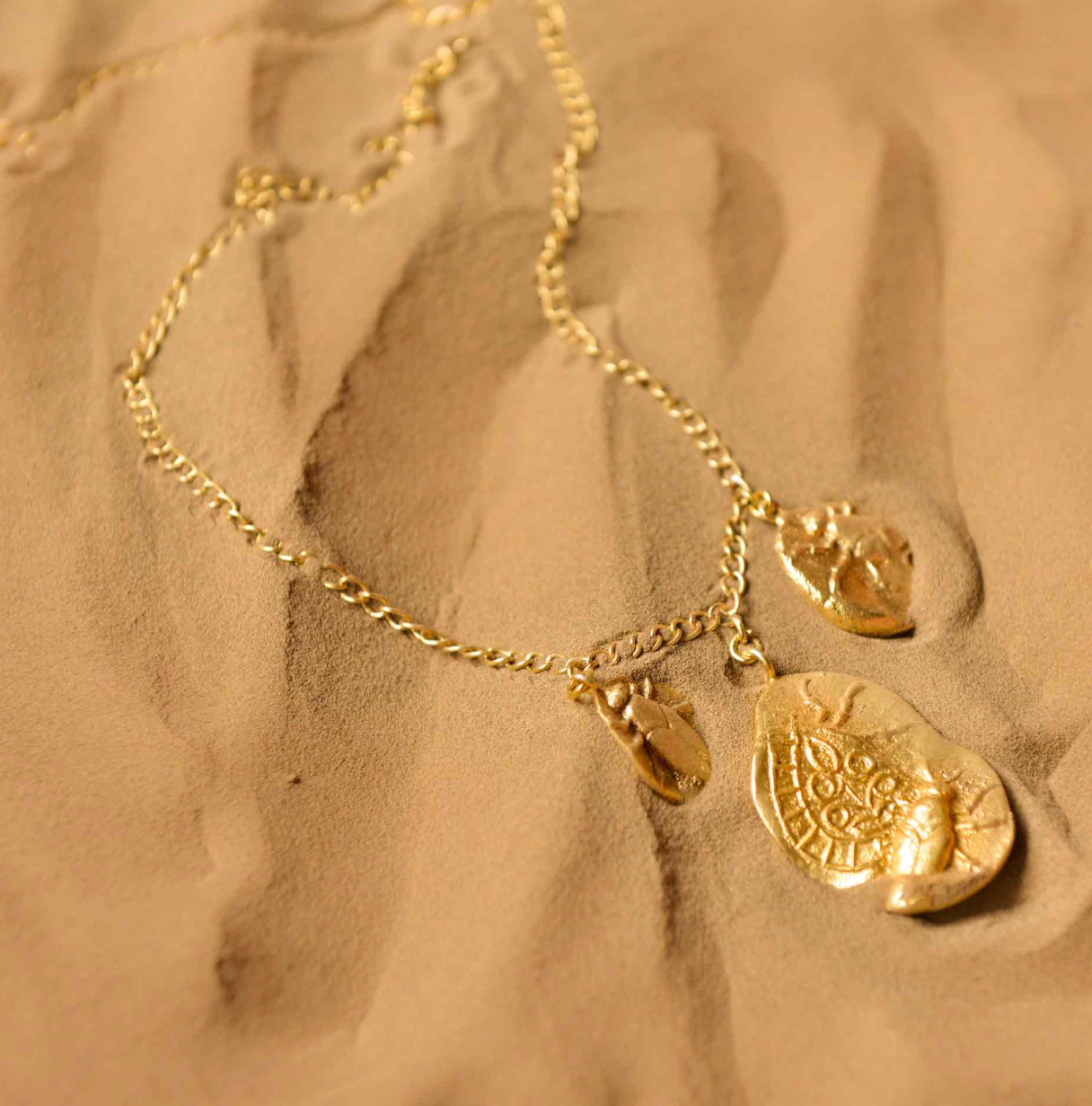 FOSSIL CHARM 1